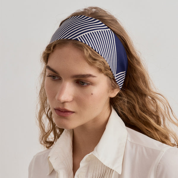 Carmen Silk Scarf azul noche