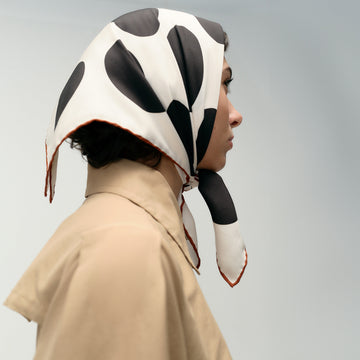 Rita square silk scarf  / warm white