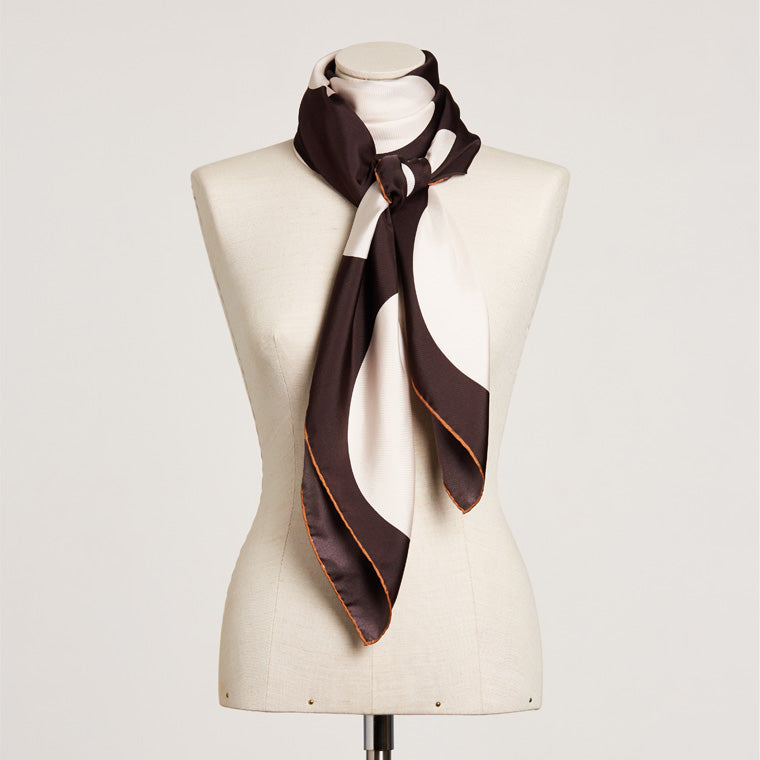 luxury silk scarf, ideal gift, pañuelo de seda de lujo, ideal como regalo