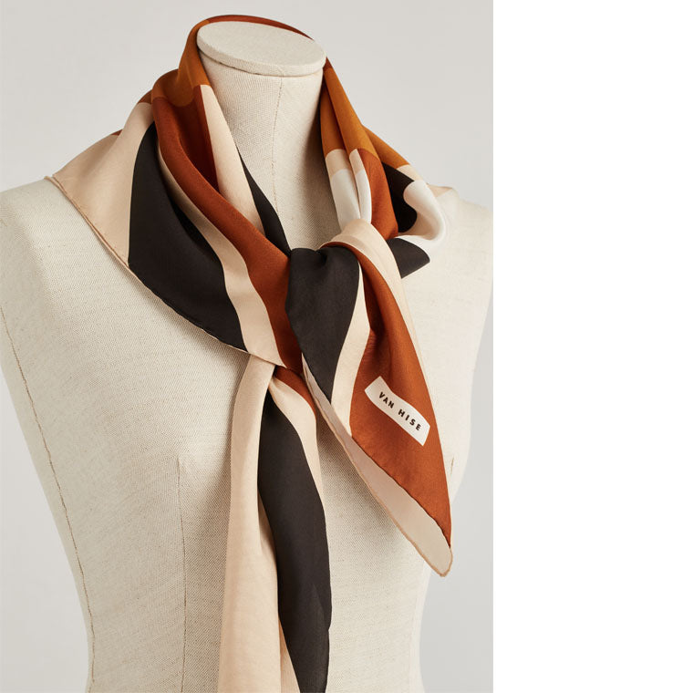 luxury silk scarf, ideal gift, pañuelo de seda de lujo, ideal como regalo