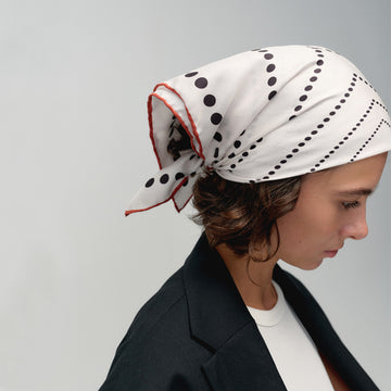 The MINI DOT Silk Scarf  / warm white