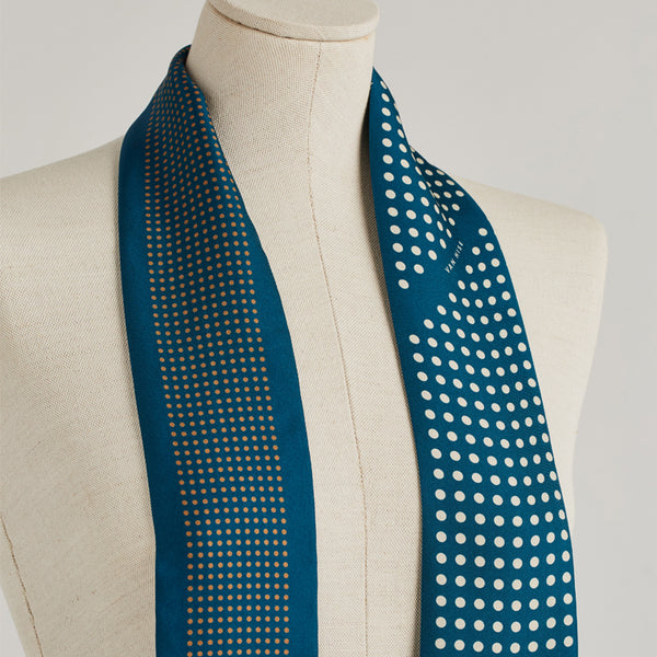 luxury silk scarf, ideal gift, pañuelo de seda de lujo, ideal como regalo