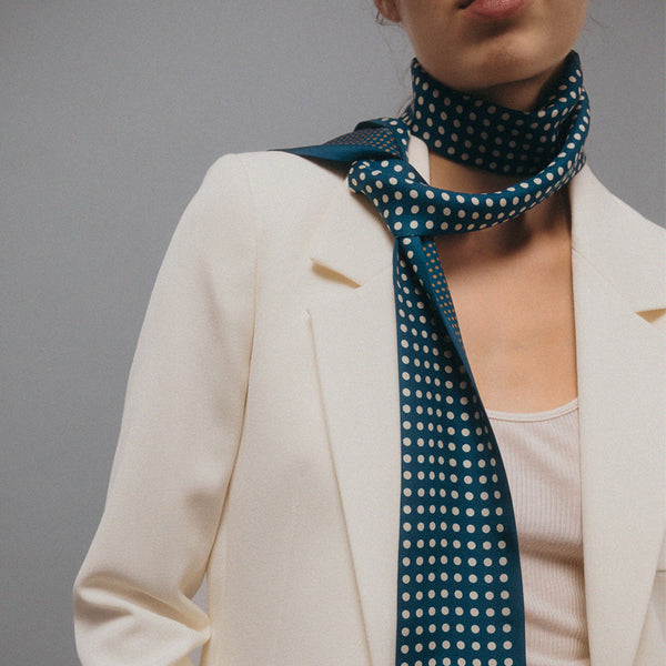 luxury silk scarf, ideal gift, pañuelo de seda de lujo, ideal como regalo