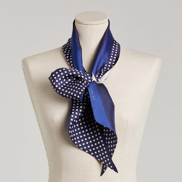 luxury silk scarf, ideal gift, pañuelo de seda de lujo, ideal como regalo