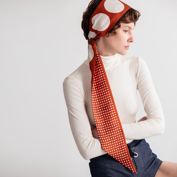 luxury silk scarf, ideal gift, pañuelo de seda de lujo, ideal como regalo