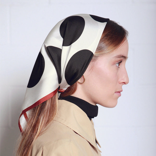 luxury silk scarf, ideal gift, pañuelo de seda de lujo, ideal como regalo