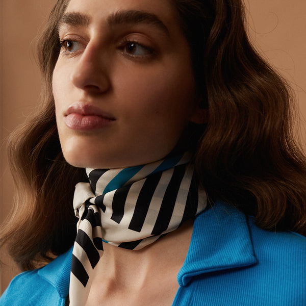 luxury silk scarf, ideal gift, pañuelo de seda de lujo, ideal como regalo